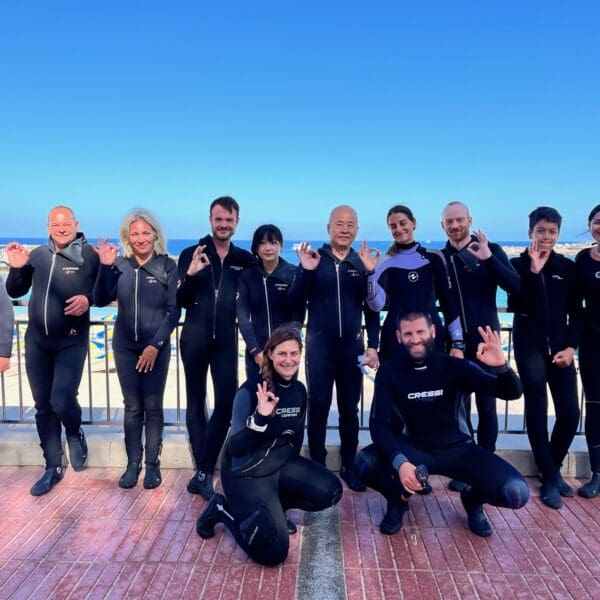 Beginners enjoying a try dive in Gran Canaria