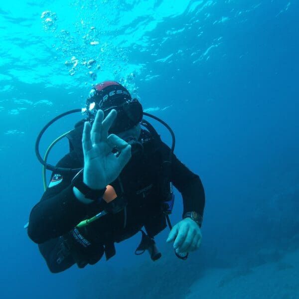First-time scuba diver exploring reef in Gran Canaria